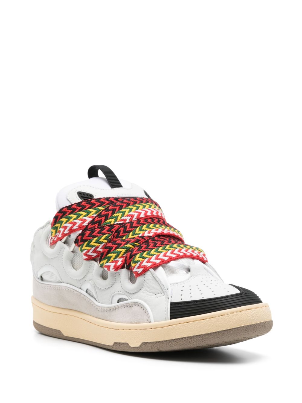 Sneakers Curb