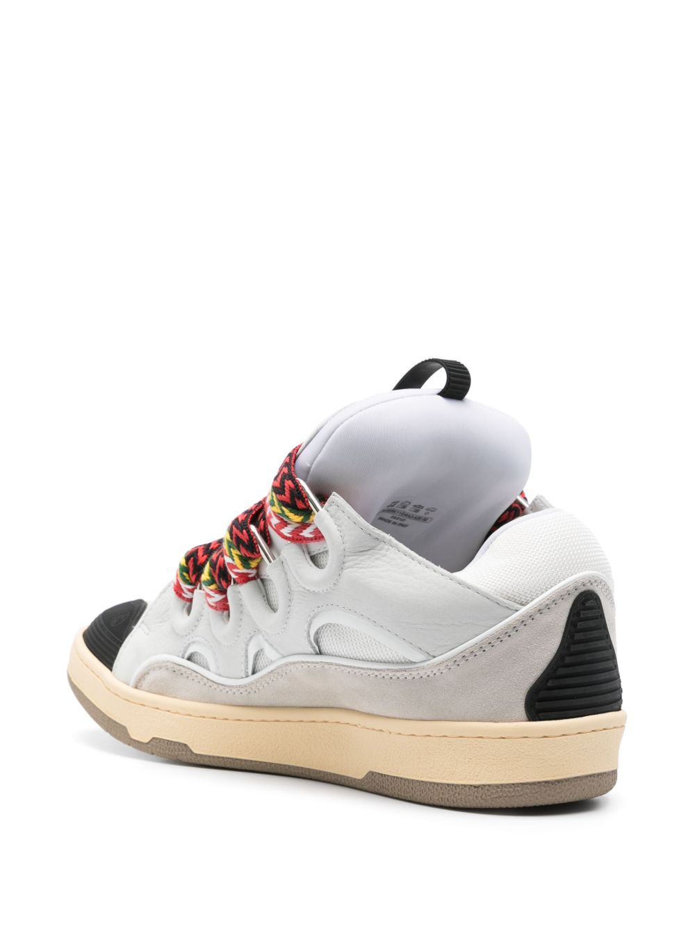 Sneakers Curb
