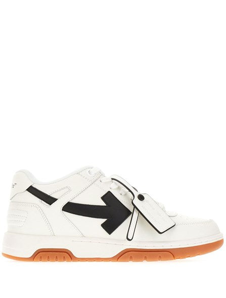 SNEAKERS 'OUT OF OFFICE'